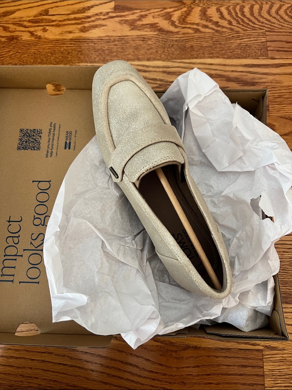 TOMS Boxed Lynette Champagne Metallic Suede - size 9 women’s loafers
